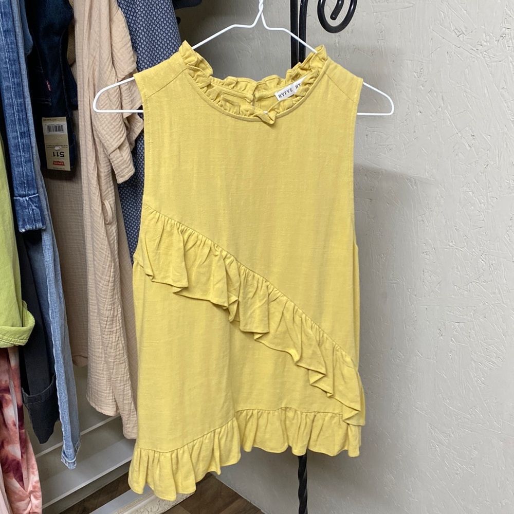 Ruffle Top